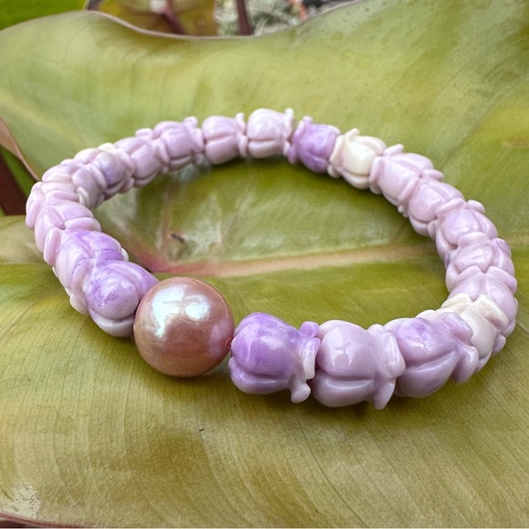 257A. Pua Kalaunu & Edison Pearl Bracelet Made in Maui - Picture 3 of 12
